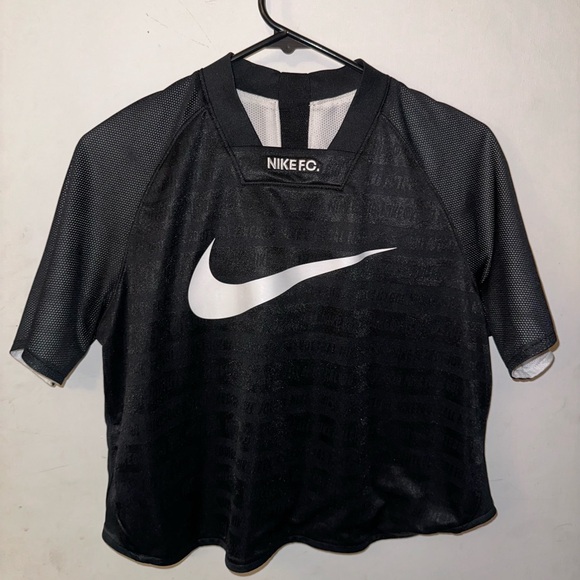 Nike F.C. Cropped Dri-Fit Reversible Soccer Top - Picture 1 of 4